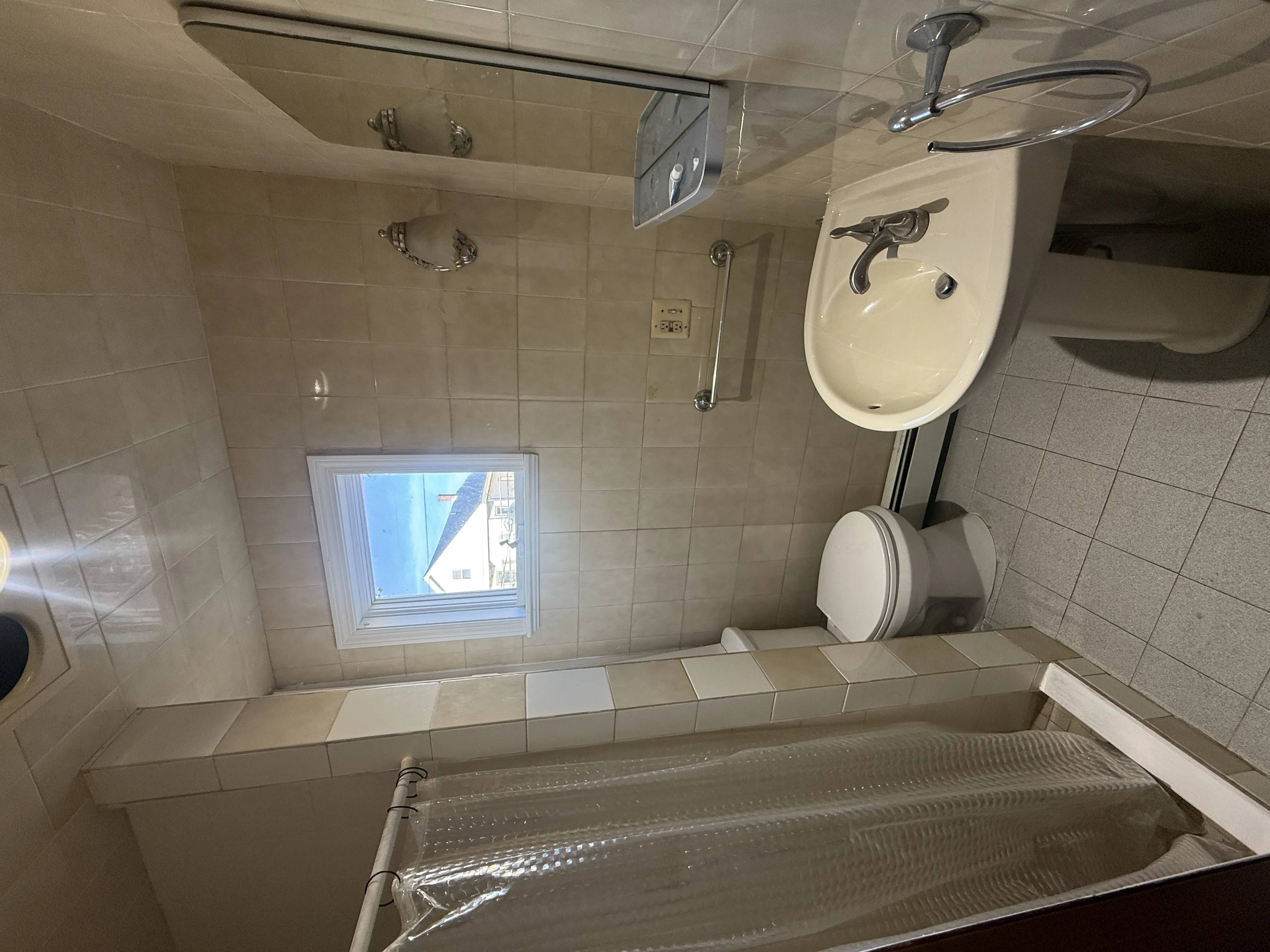 569 Main St, South Medford