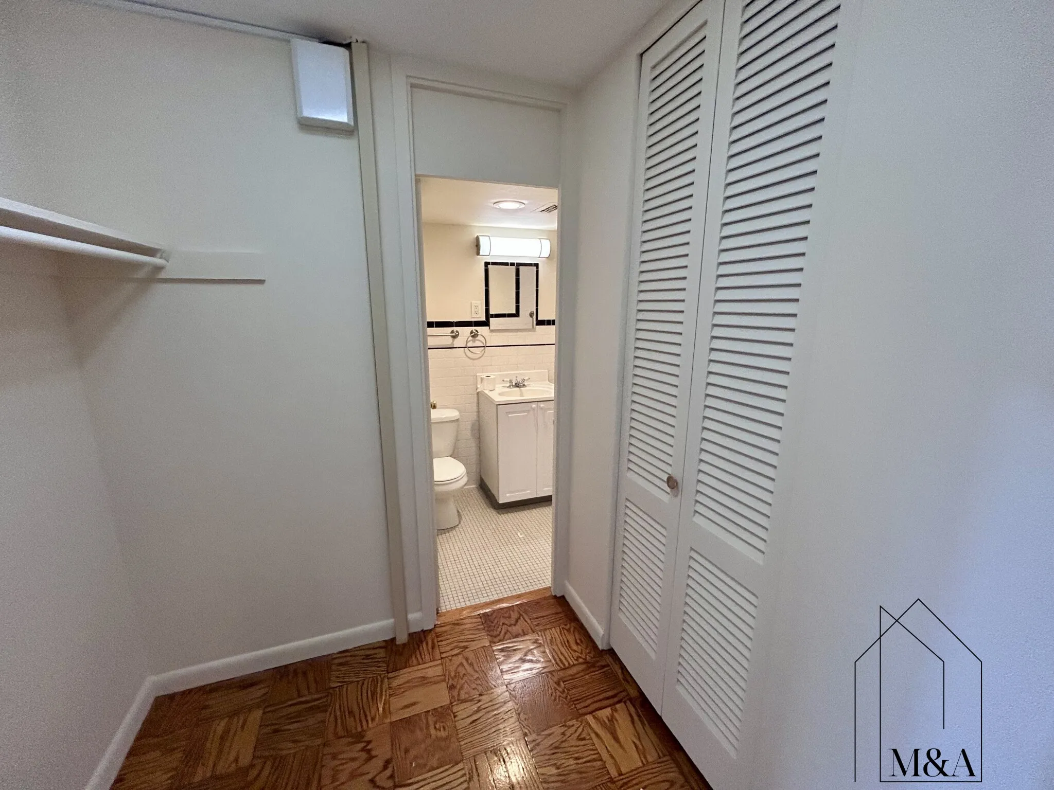 101 Monmouth St, Longwood