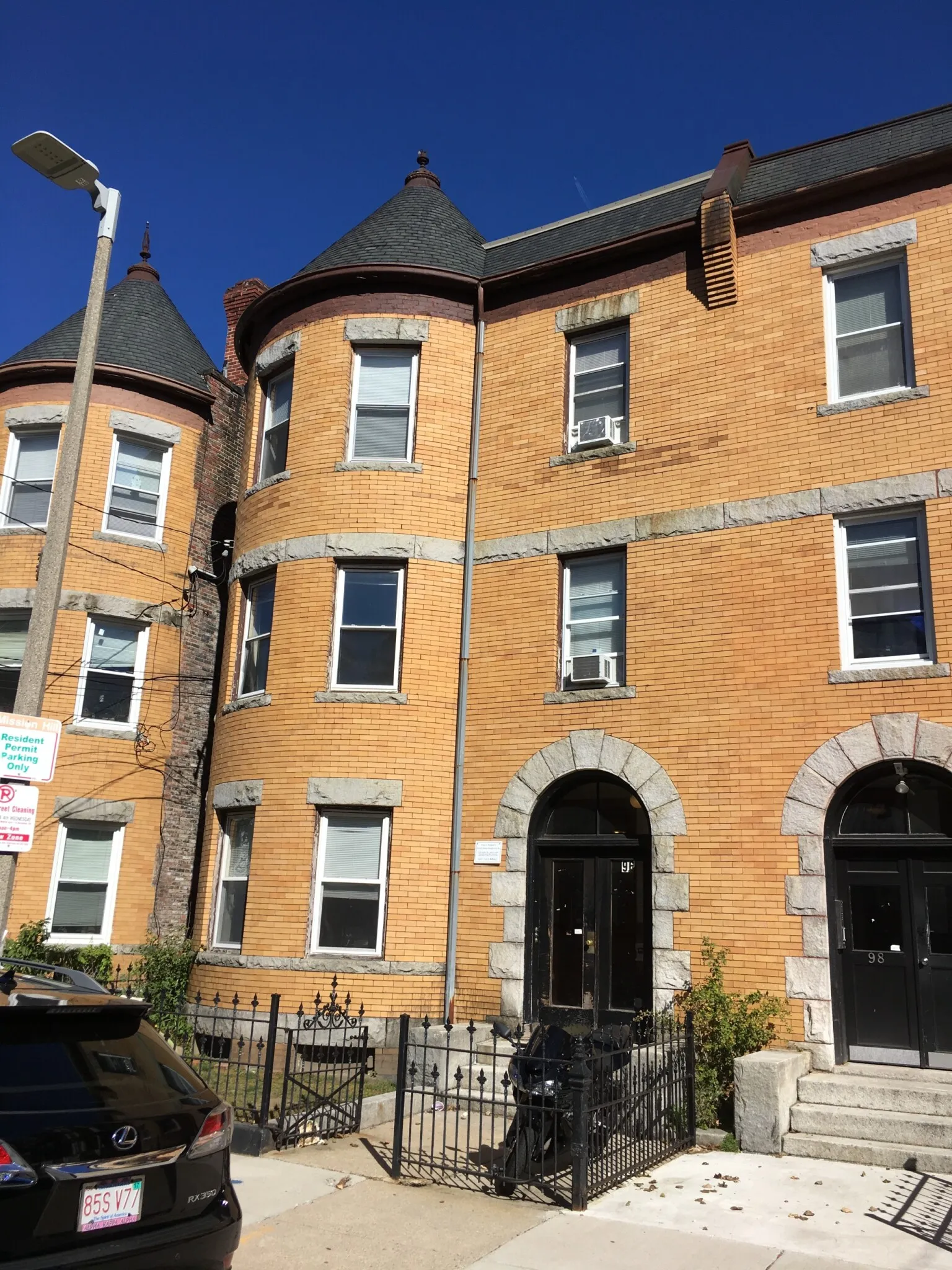 96 Calumet St, Mission Hill