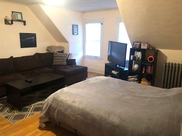 Studio bed, 1 bath apartment for rent at 3 Lee St Unit 3R, Winter Hill — photo 3 of 10