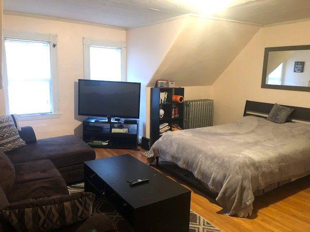 Studio bed, 1 bath apartment for rent at 3 Lee St Unit 3R, Winter Hill — photo 4 of 10