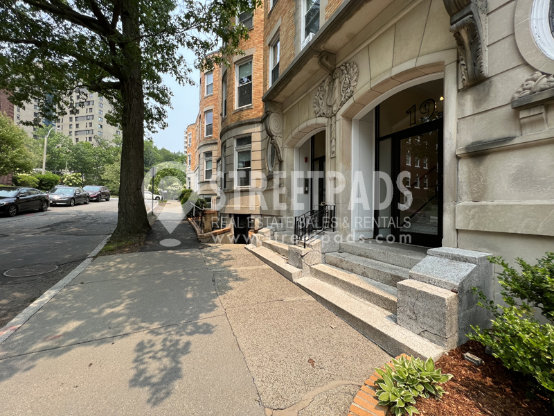 19 Fairbanks St, Griggs Park