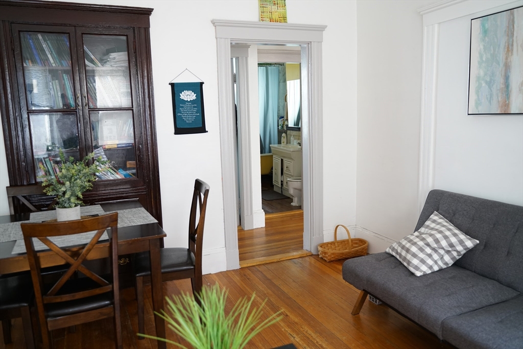 5 Cooney St, Somerville