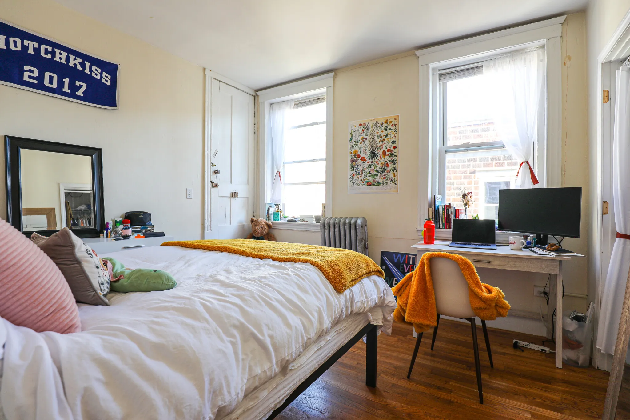 61 Thatcher St, North Brookline