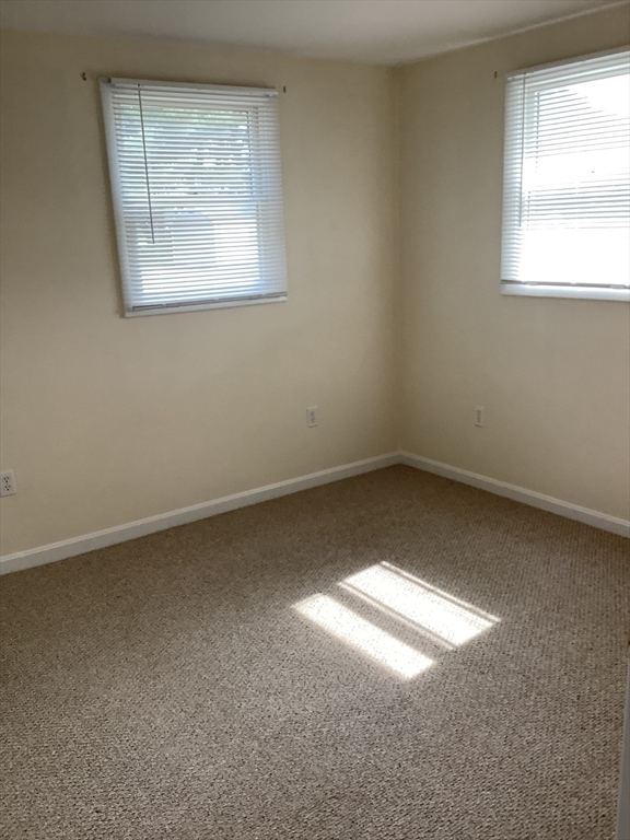 5 Lakemans Ln, Ipswich