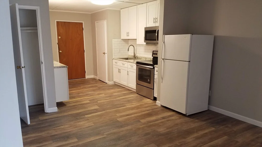 40 Cochituate Rd, Framingham