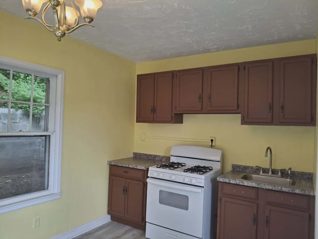 20 Temple St, Fitchburg