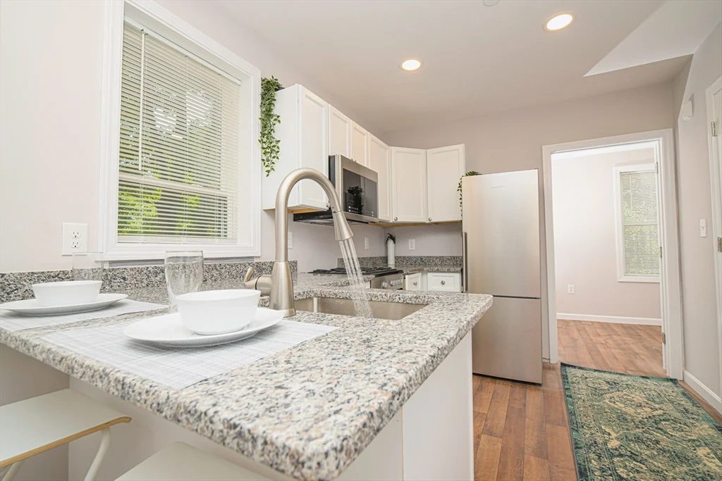 23 Warwick, Roxbury
