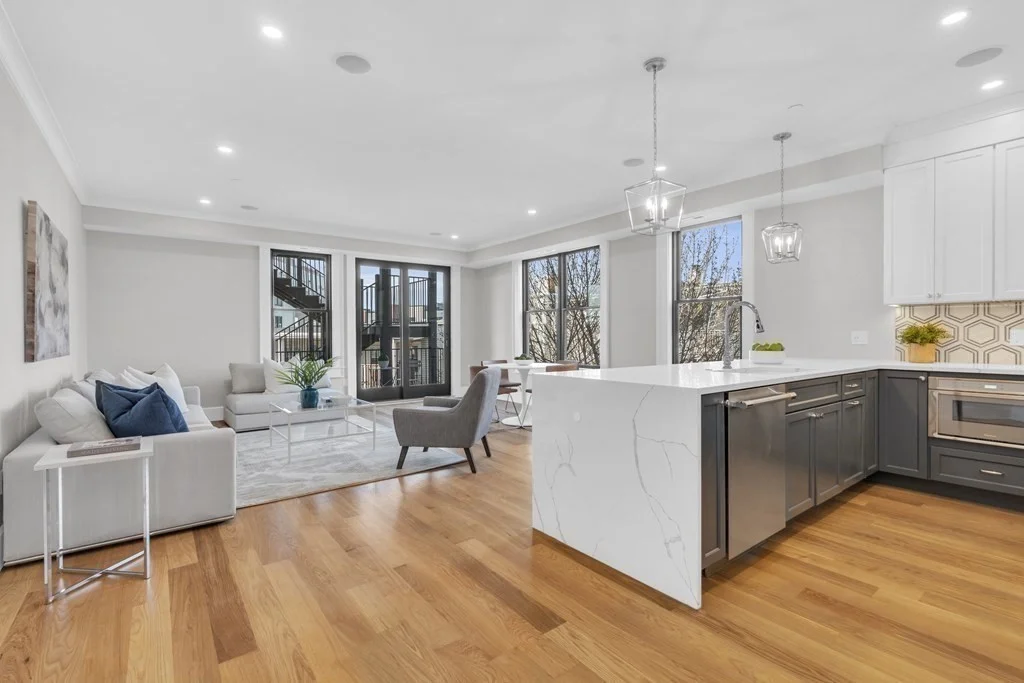 9 Glover Ct, South Boston