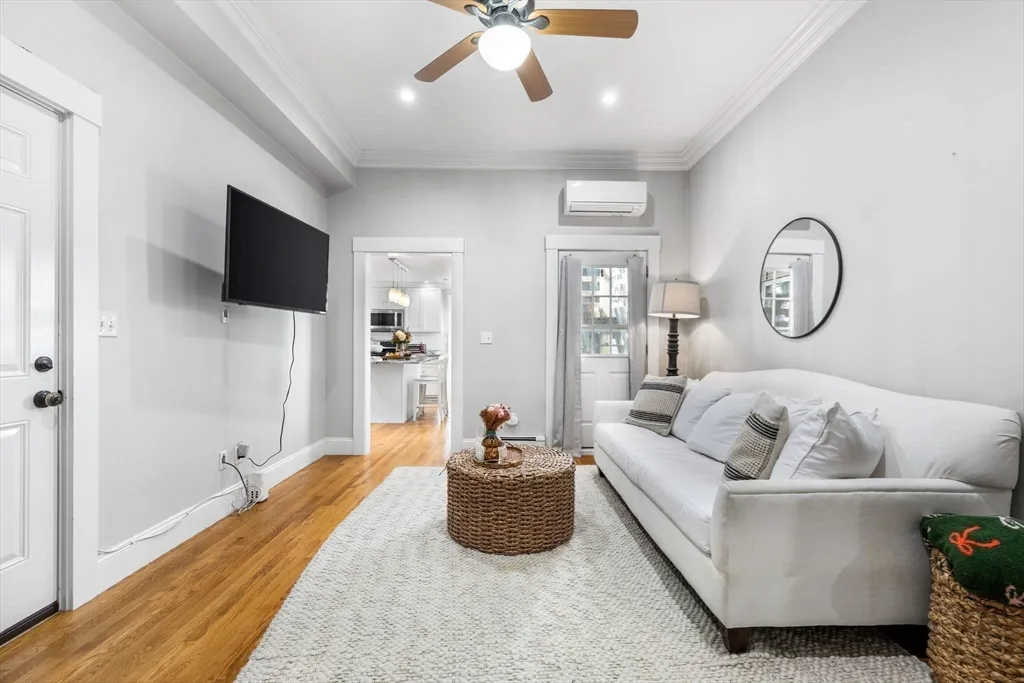 73 G St, South Boston