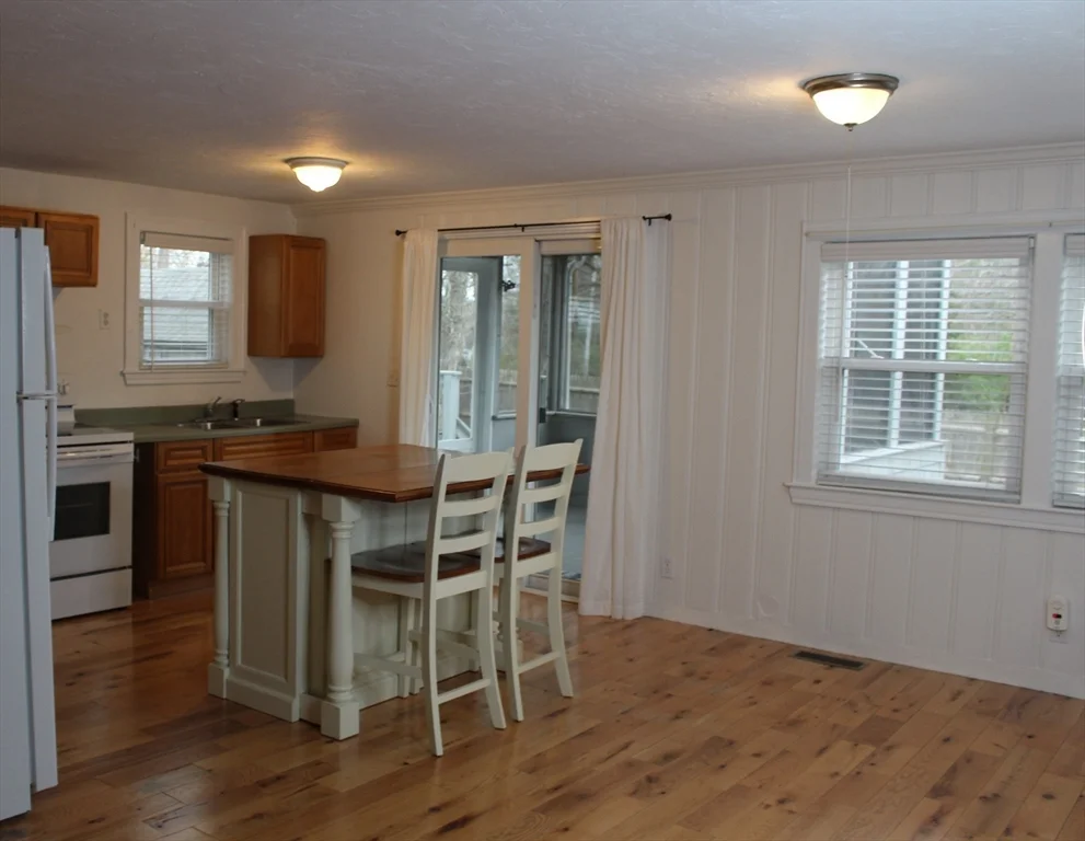 81 Winthrop Rd, Manomet