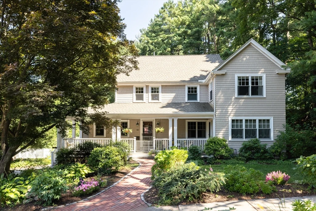 160 Allen Ave, Waban