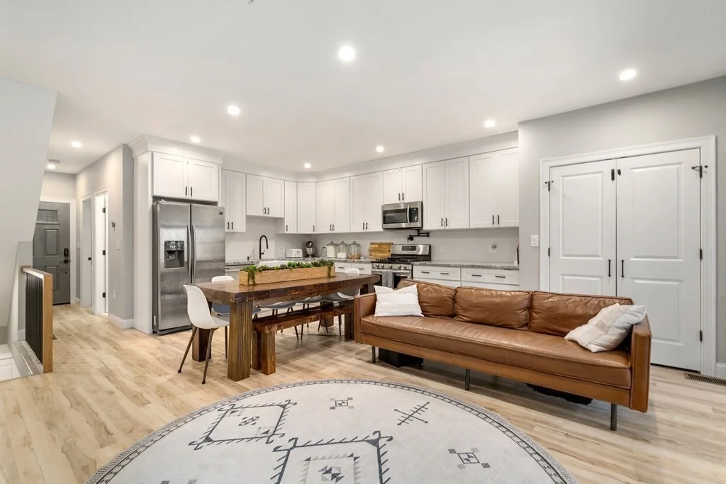 142 West 8th St, South Boston