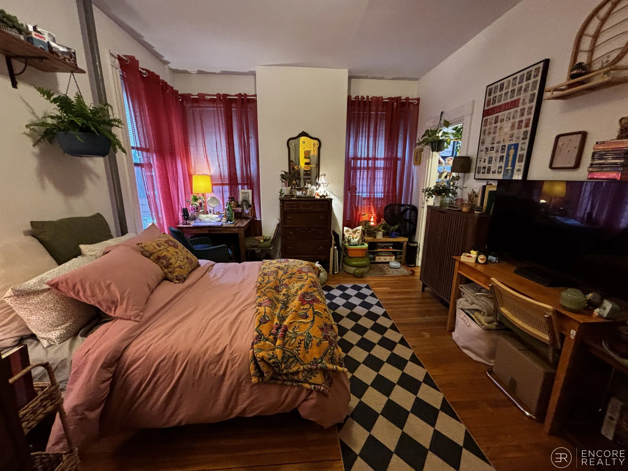 16 Davis Ave, Emerson Gardens