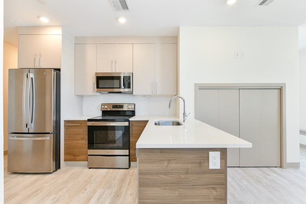 400 Dorchester St, South Boston