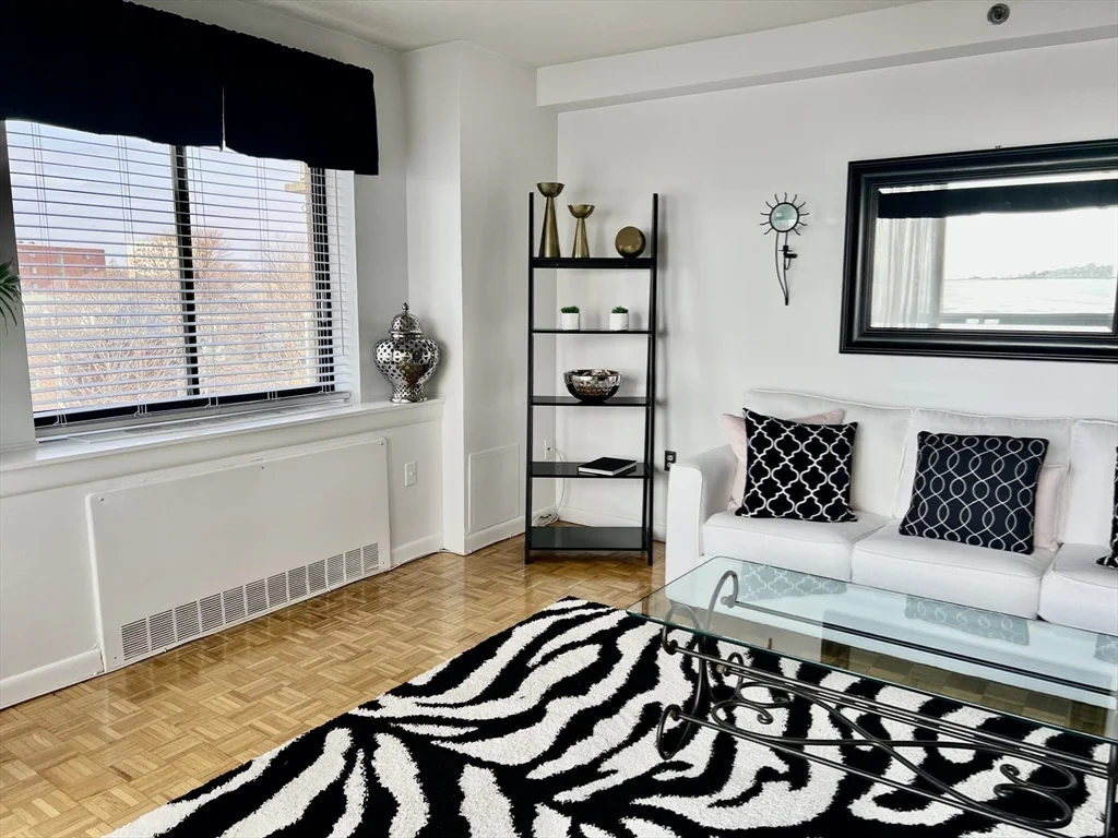 300 Lynn Shore Dr, Lynn