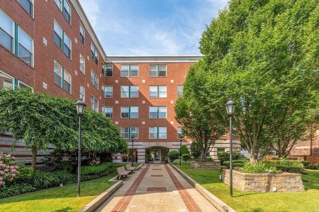 25 Marion St, Coolidge Corner