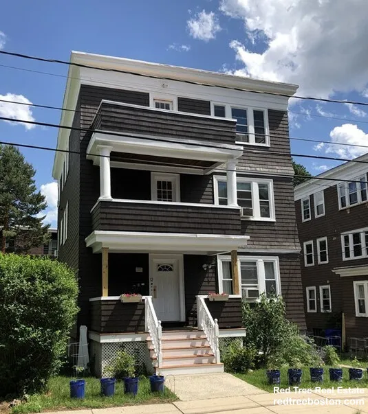 12 Saint Peter St, Jamaica Plain