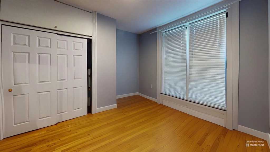 330 1/2 E St, South Boston