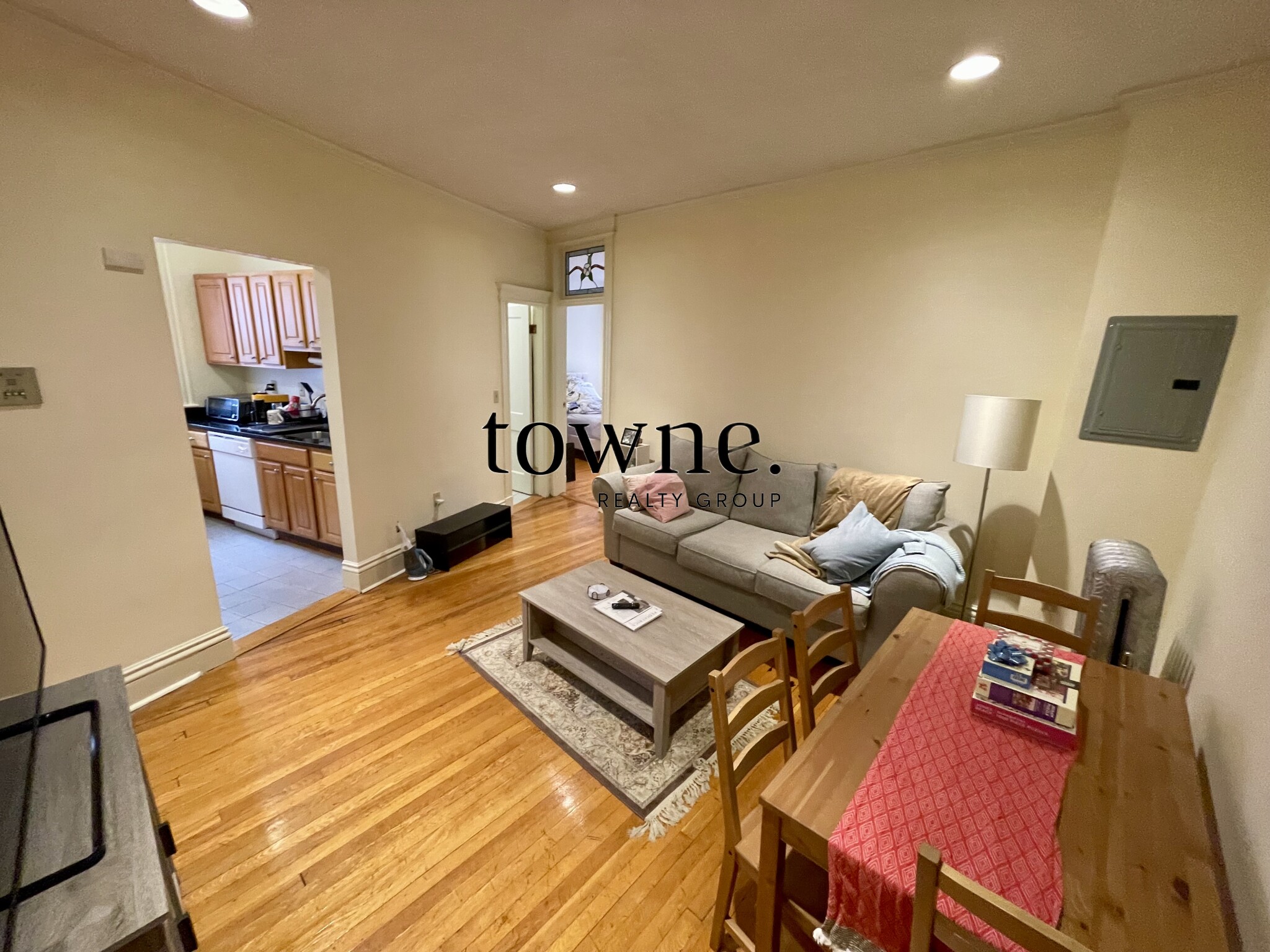 106 Queensberry St, Fenway