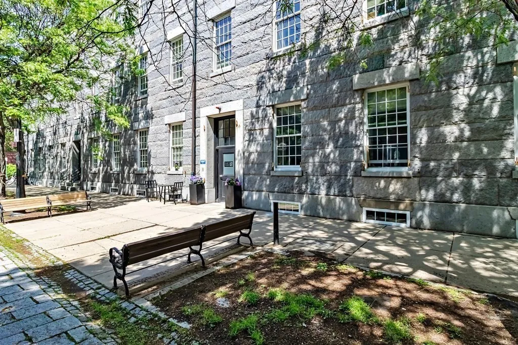 33 3rd Ave, Charlestown