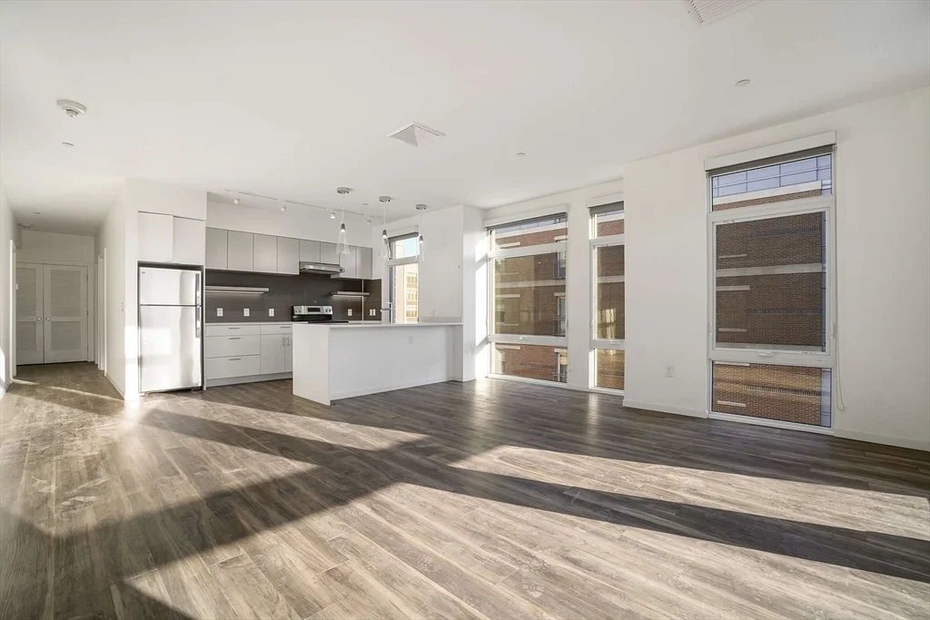 839 Beacon St, Fenway