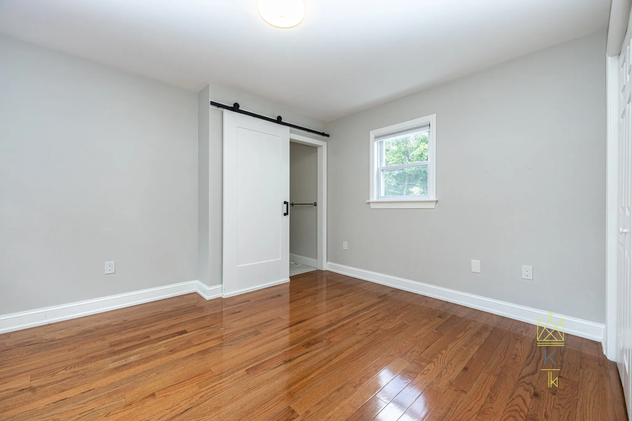 1495 Hyde Park Ave, Hyde Park