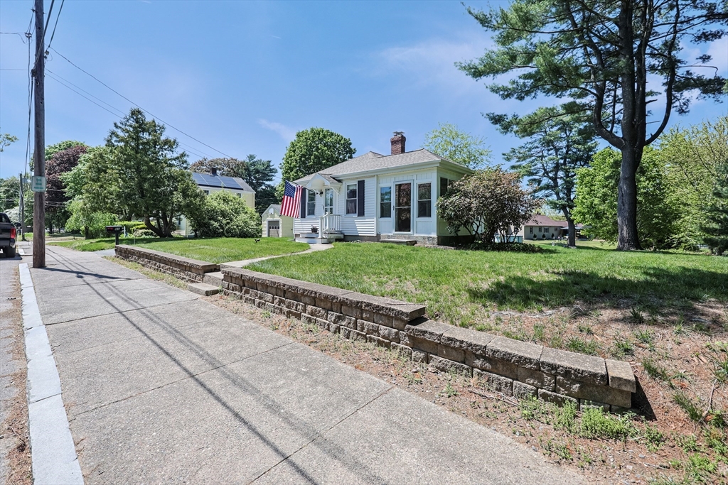 60 Verndale Ave, Attleboro