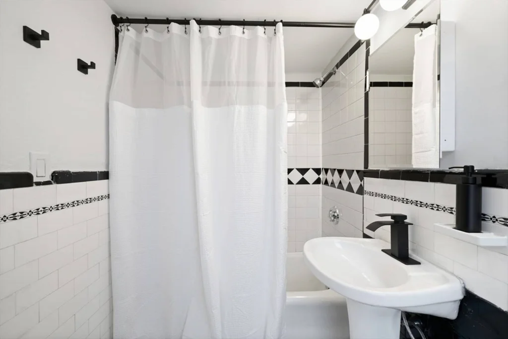 102 Revere, Beacon Hill