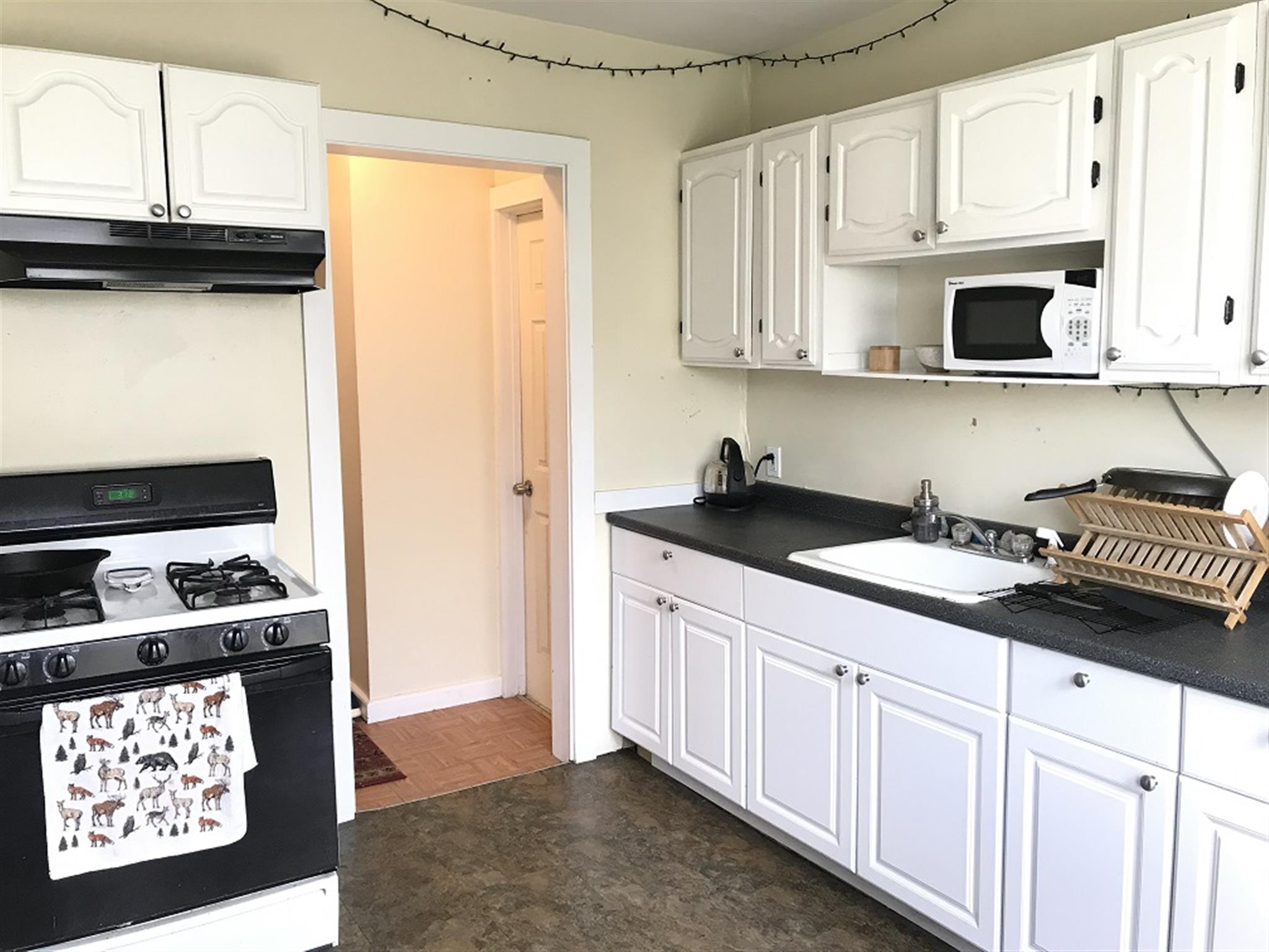 3 bed, 1 bath apartment for rent at 69 Winchester St Unit 2, Medford — photo 6 of 16