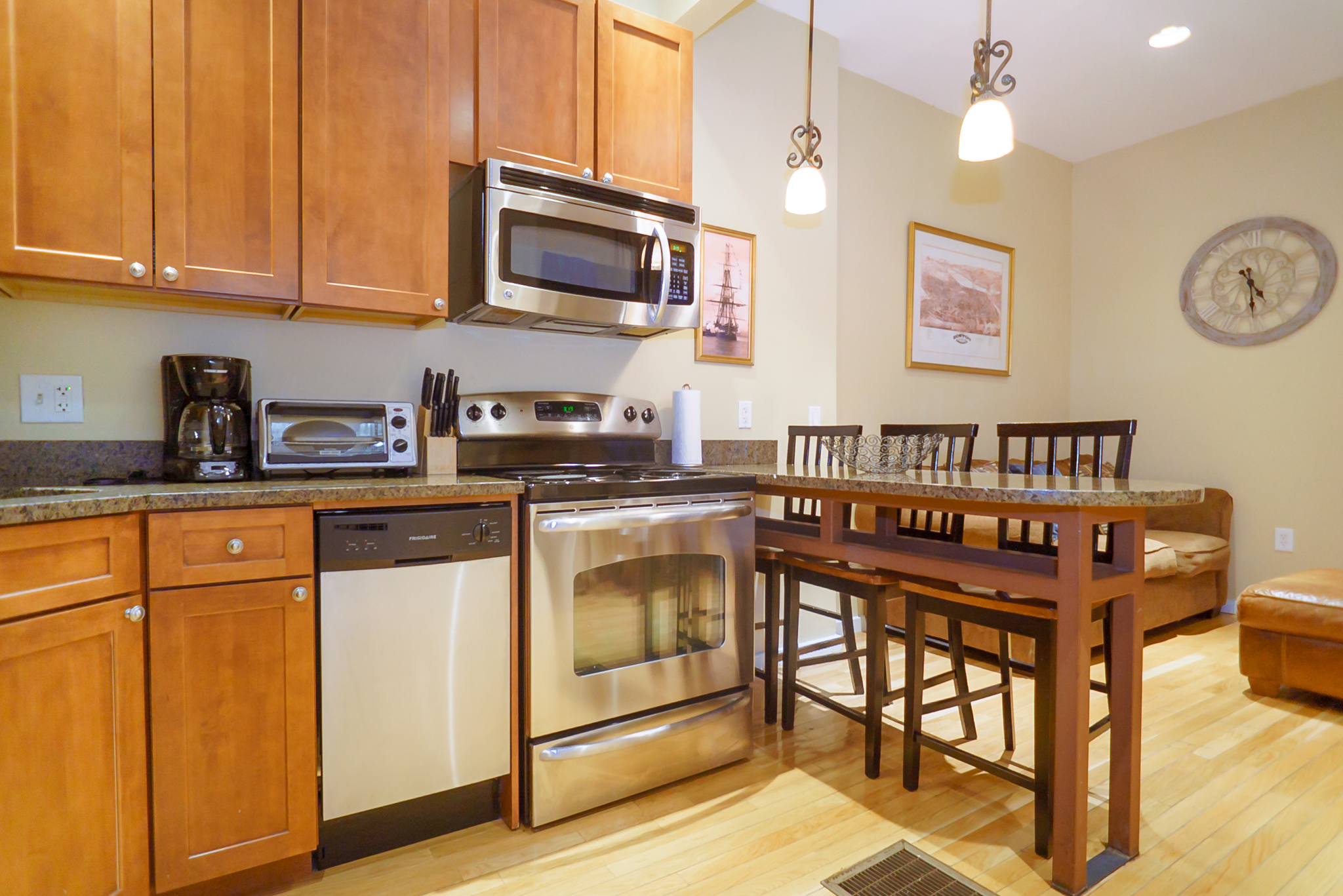 48 Hereford St, Back Bay