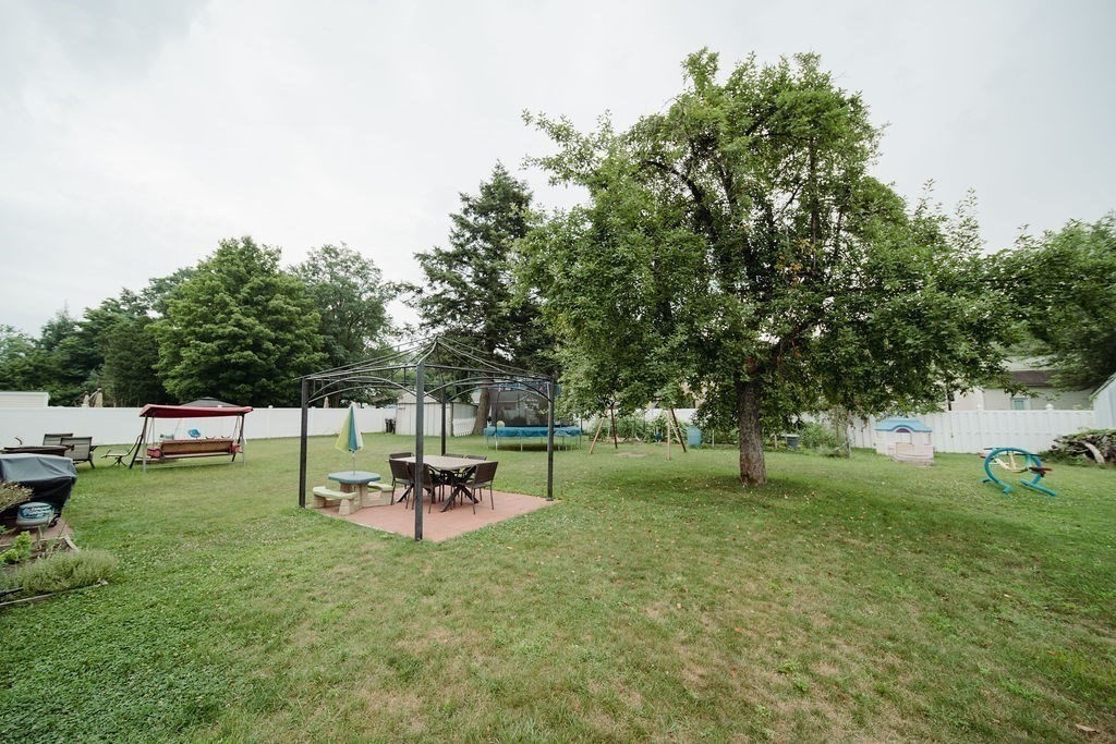121 Otis St, Westfield