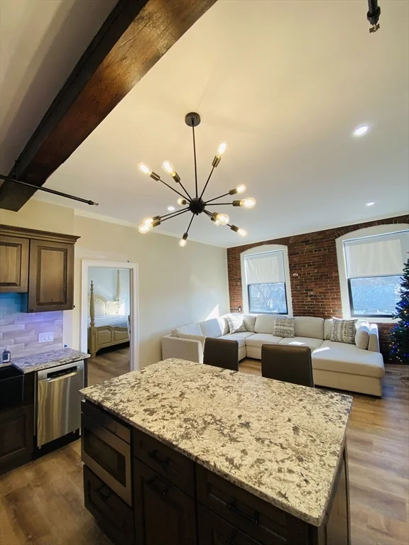 80 Foster St, Peabody