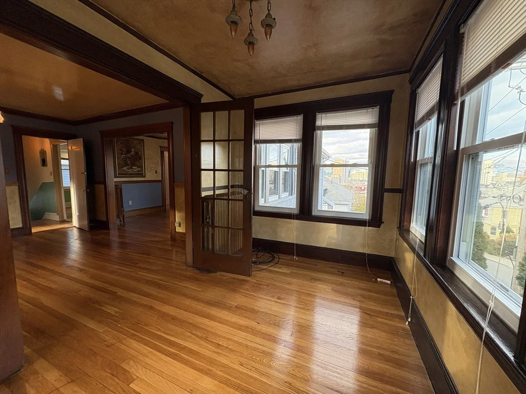 157 Hillside St, Mission Hill