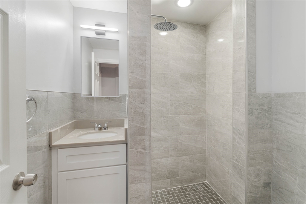 11 East Springfield, South End