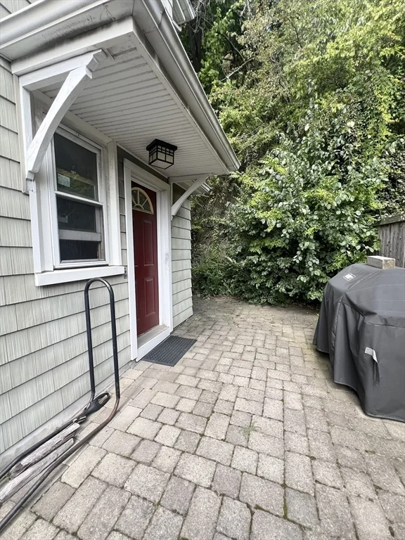 584 Humphrey St, Swampscott