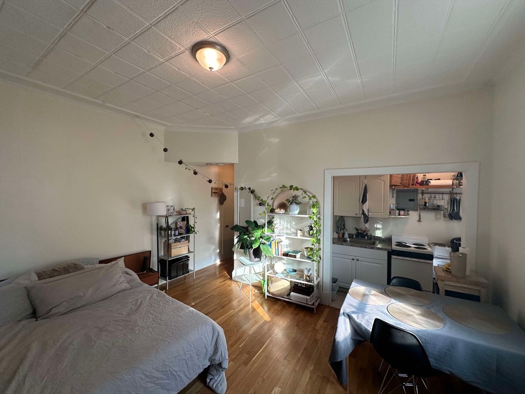 278 Harvard St, Mid-Cambridge