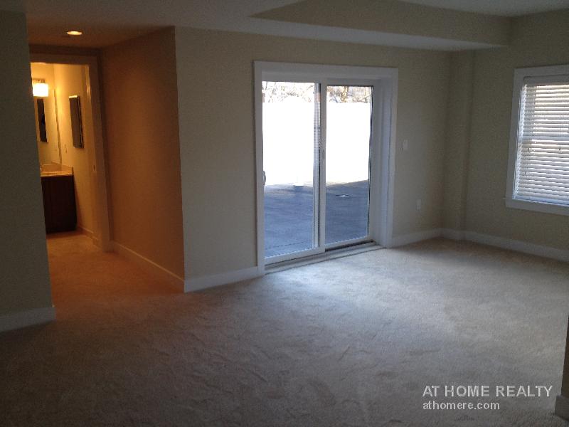 321 Hammond Pond Pkwa, Chestnut Hill