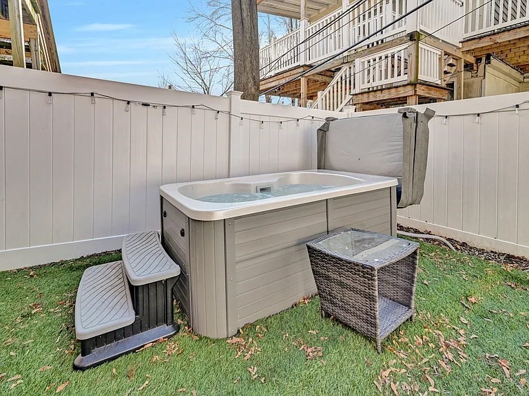 39 Gates St, South Boston