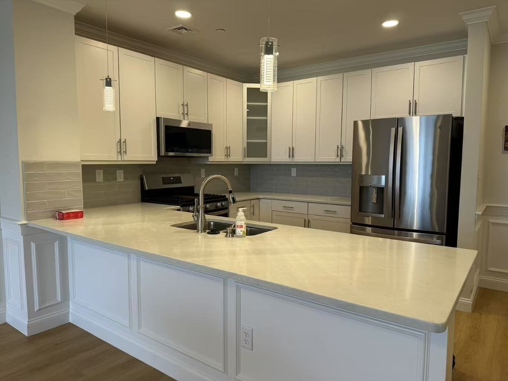 320 Middlesex Ave, Medford