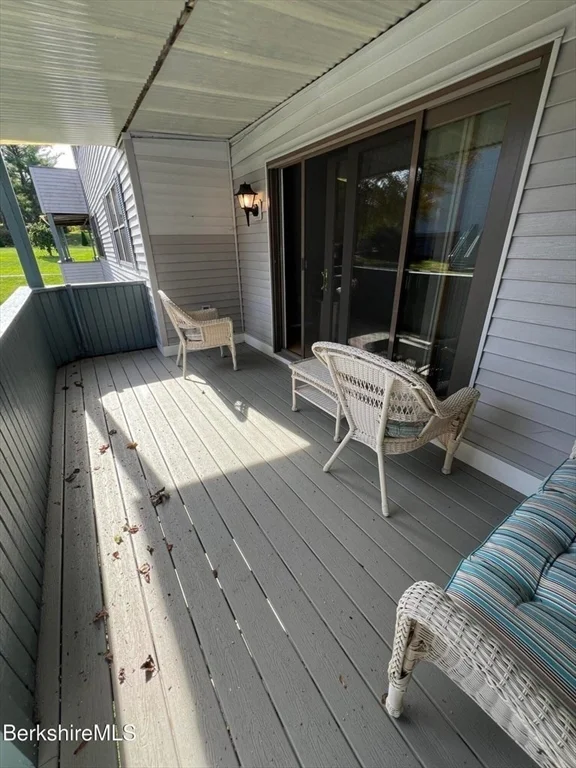 1 Rolling Hills, Lenox