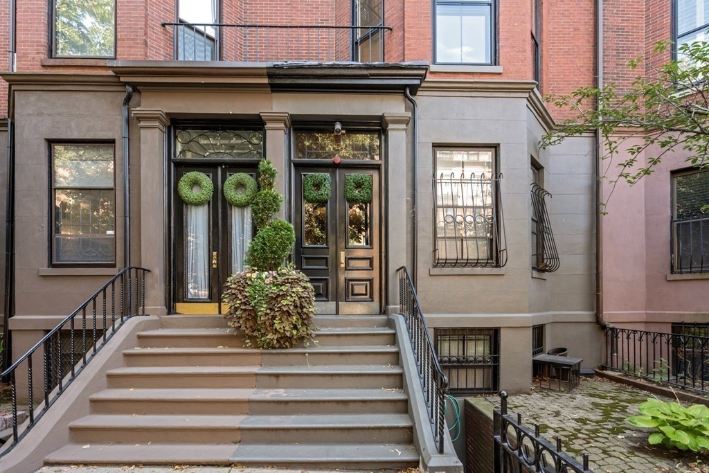 247 Beacon St, Back Bay