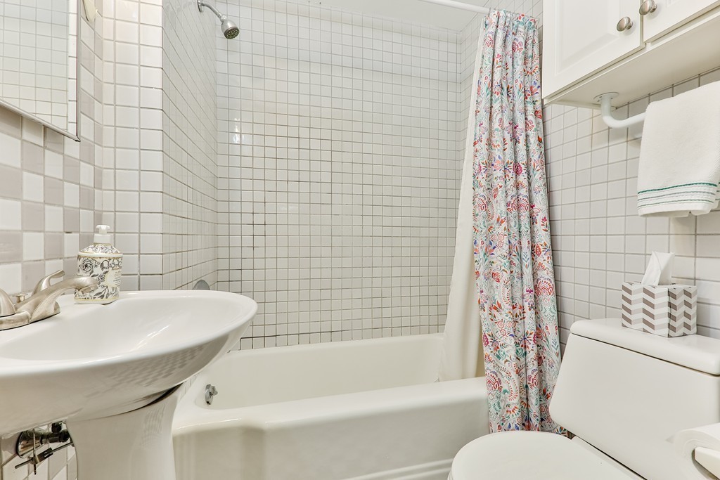 247 Beacon St, Back Bay