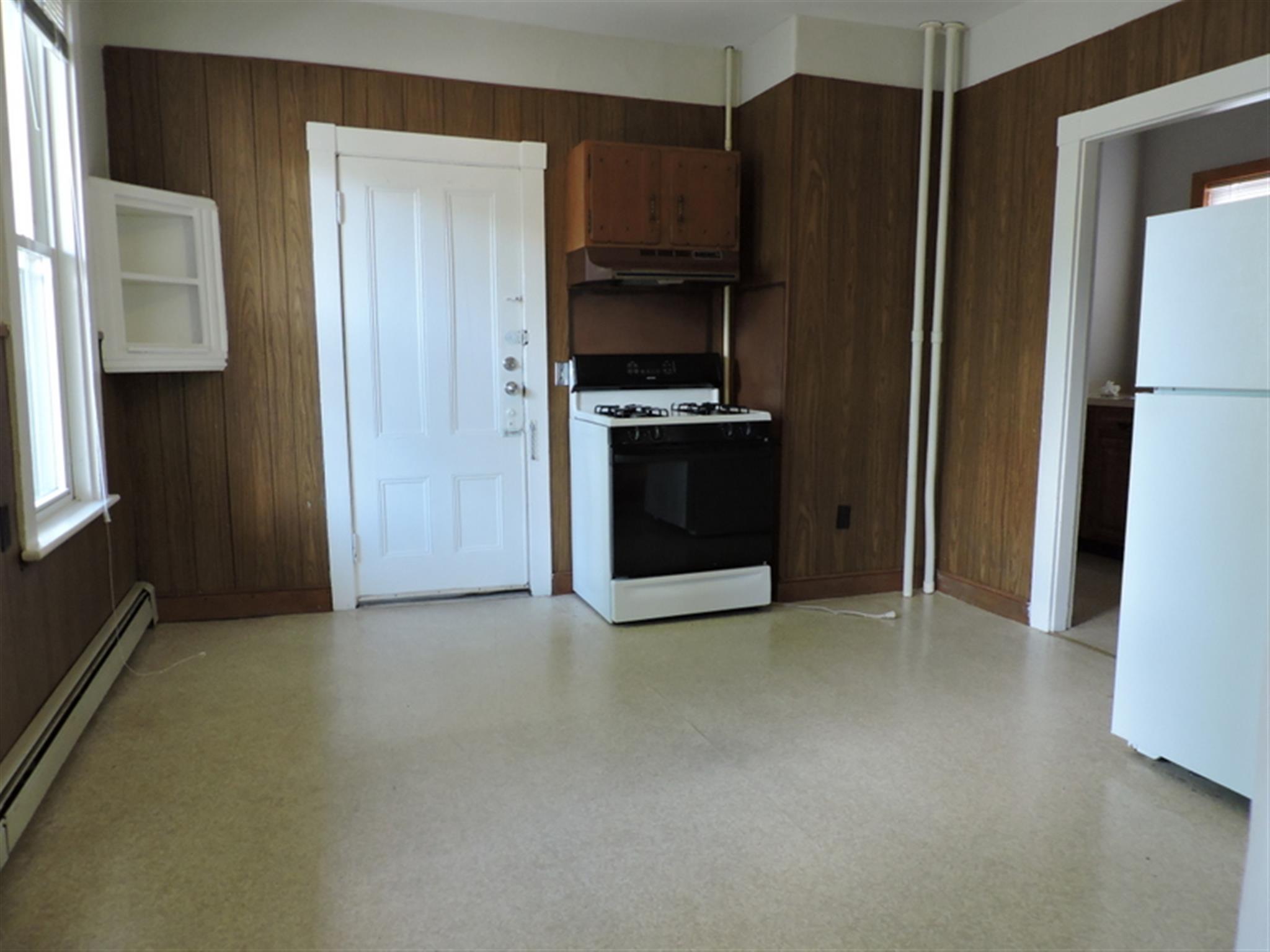 1.5 bed, 1 bath apartment for rent at 140 Holland St Unit 1, Davis Square — photo 8 of 10