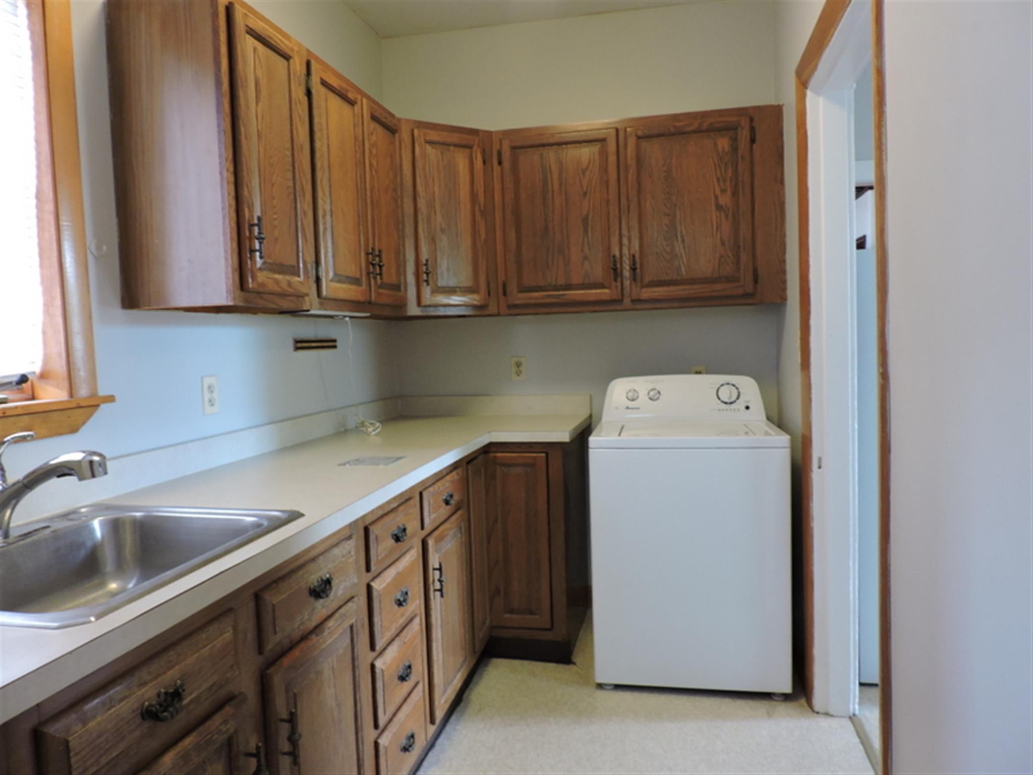 1.5 bed, 1 bath apartment for rent at 140 Holland St Unit 1, Davis Square — photo 9 of 10