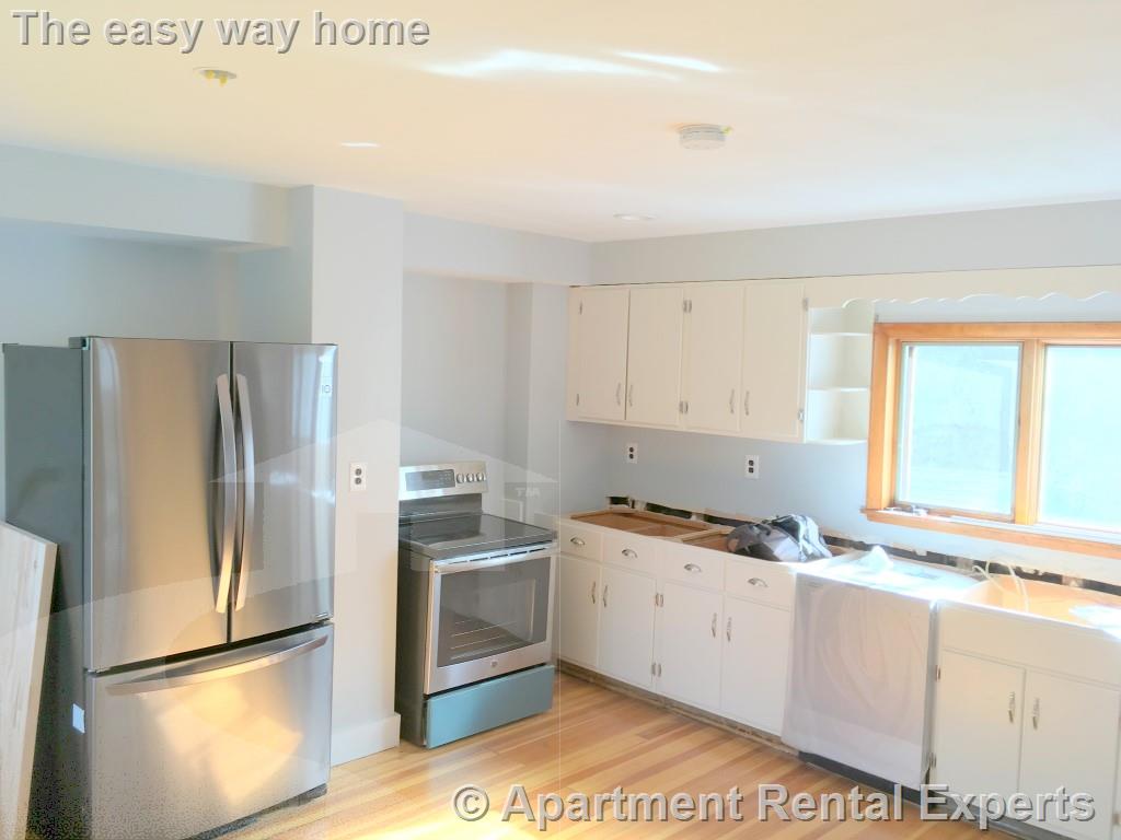 252 Harvard St, Tufts