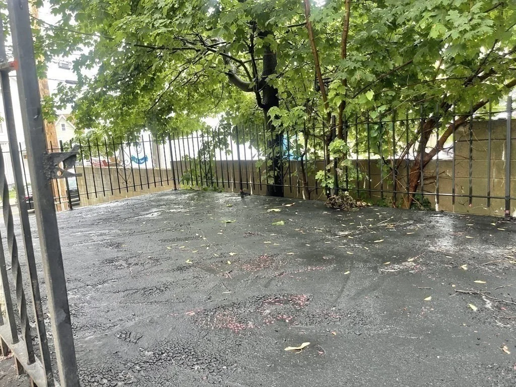 47 Pleasant St, Everett