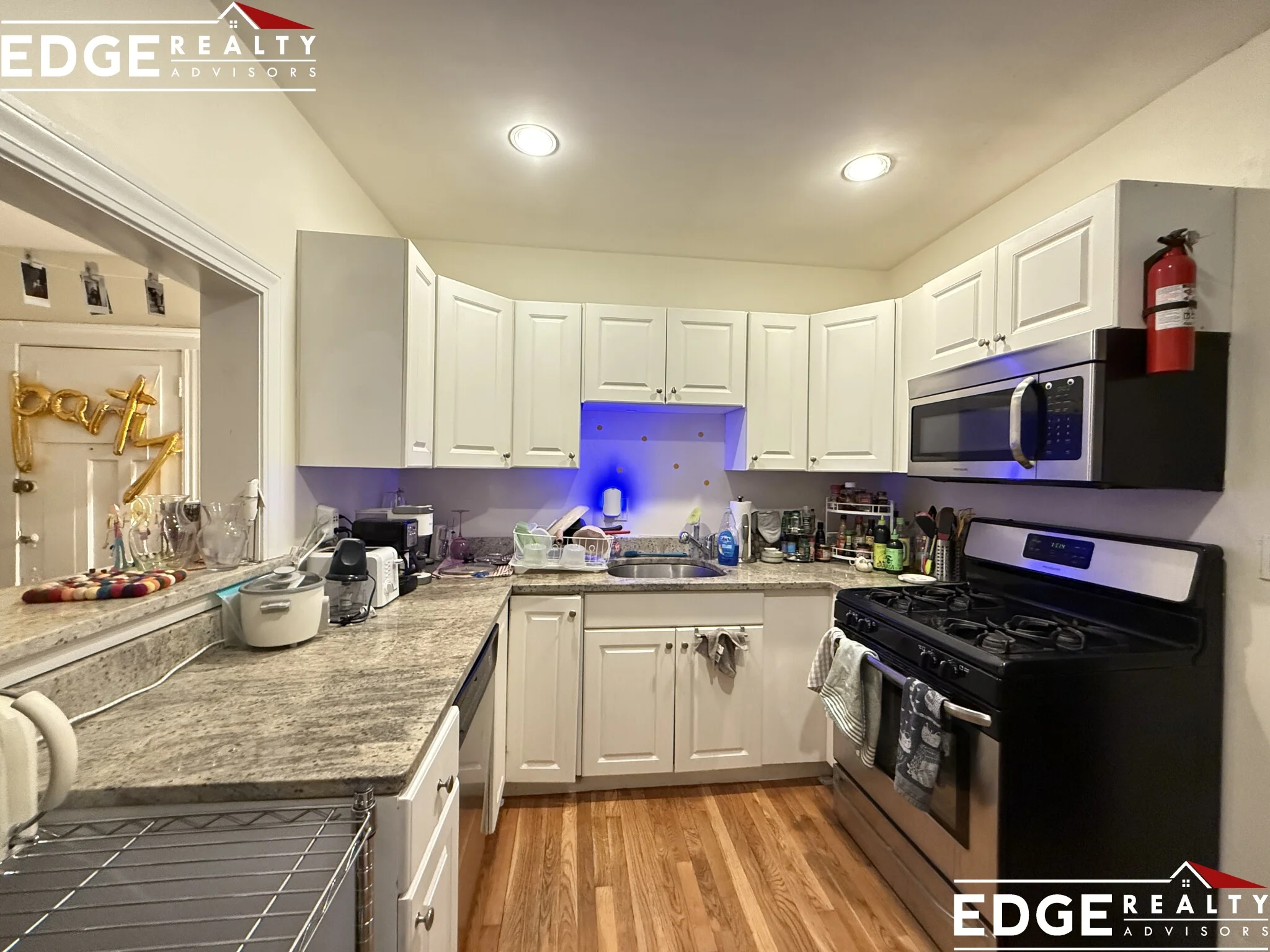 61 Thatcher St, North Brookline