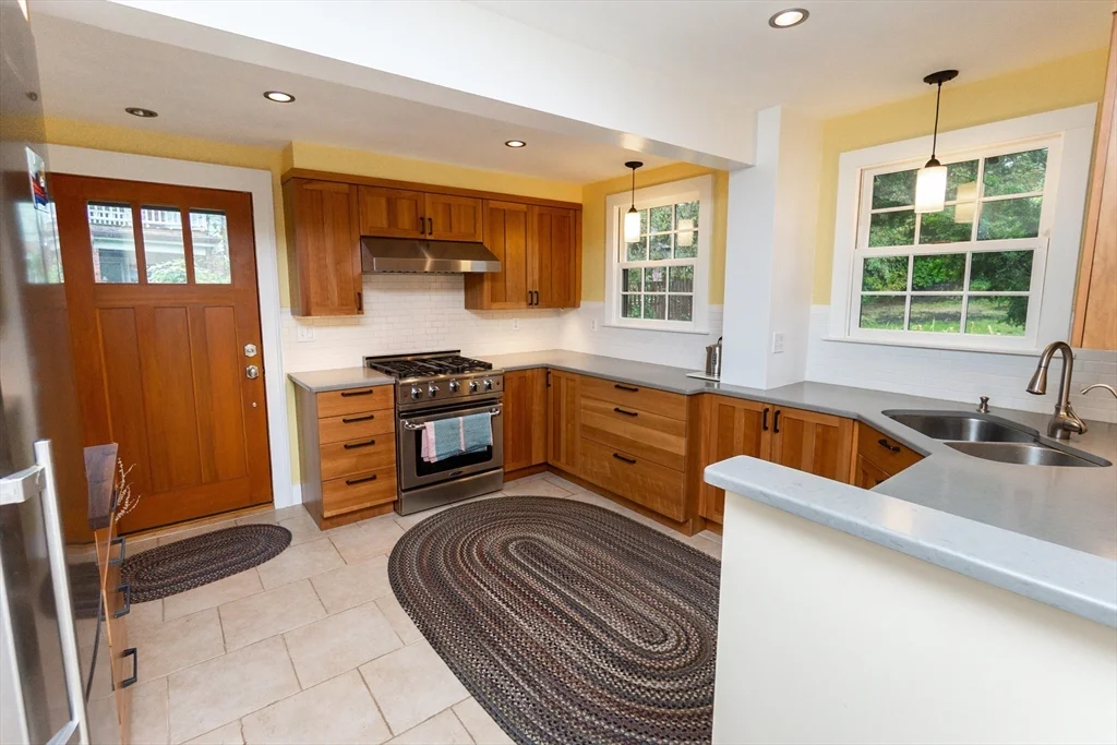 93 Churchill Ave, Arlington