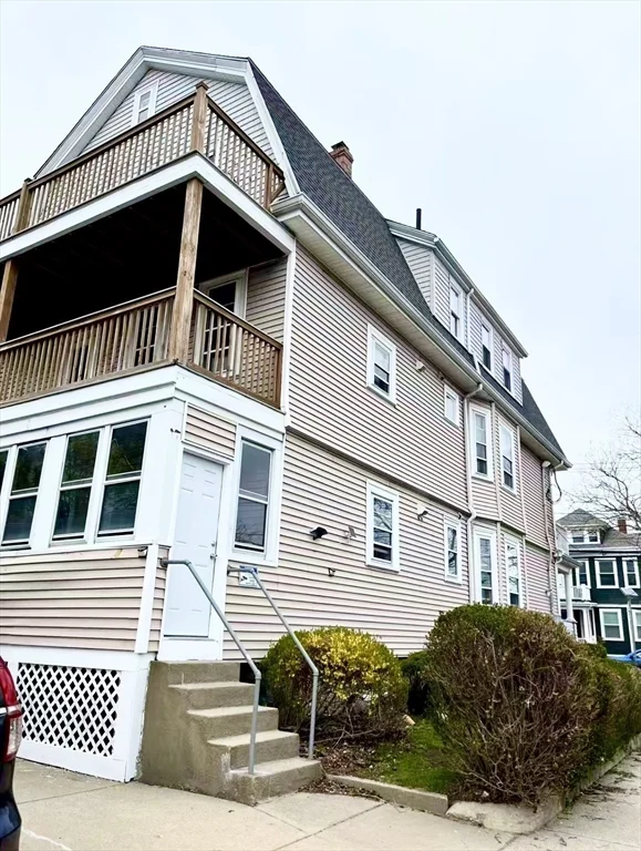 1129 Saratoga St, East Boston